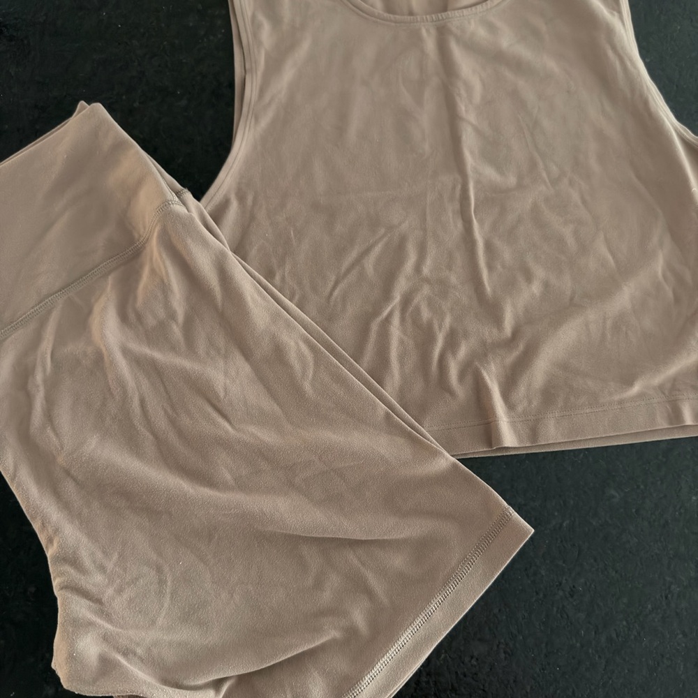 ARITZIA- TNA Set Large